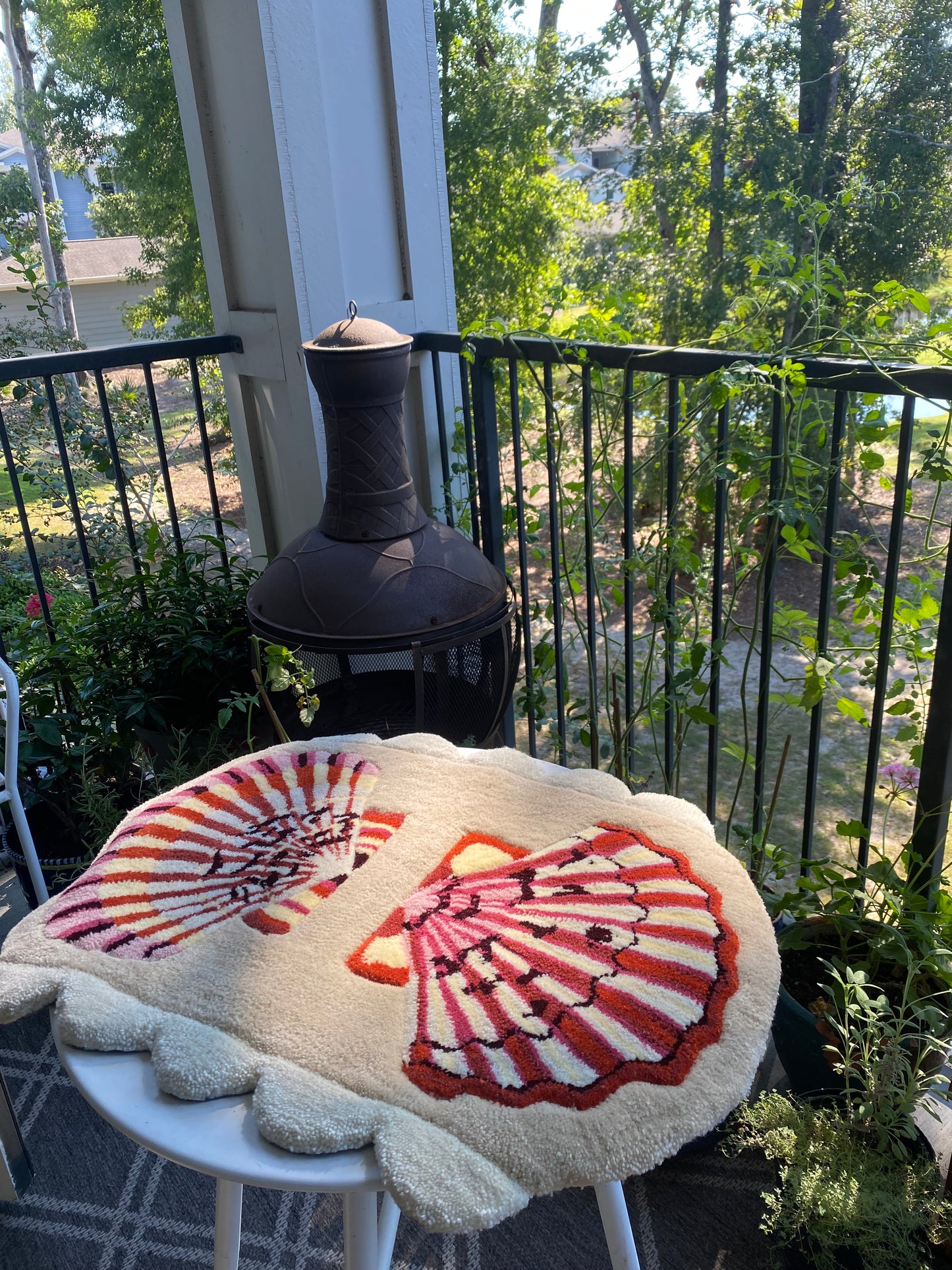 Scalloped Scallop Shell Rug