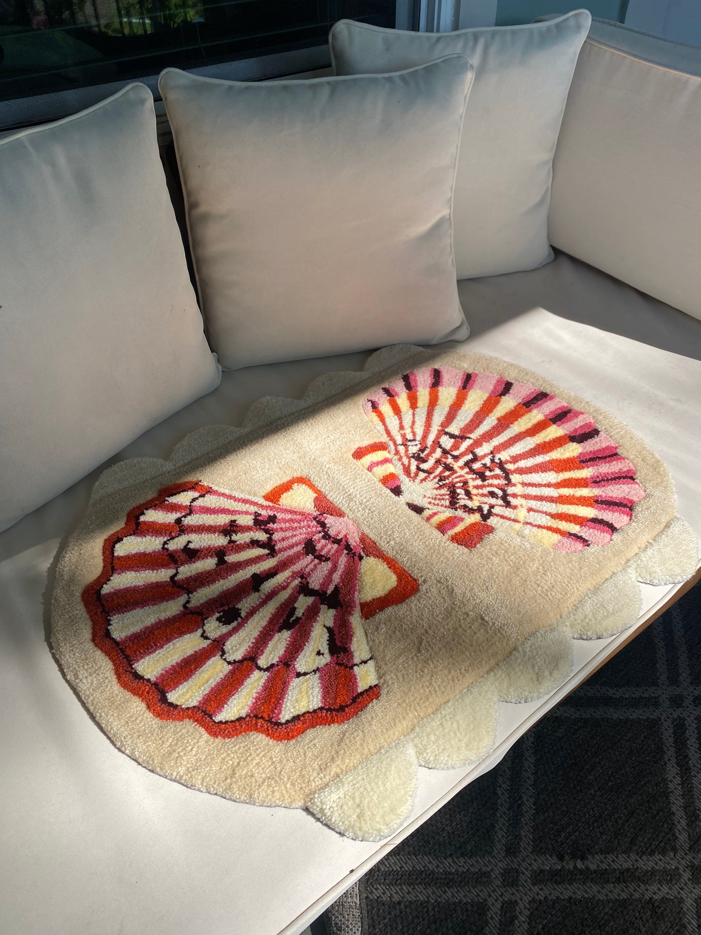 Scalloped Scallop Shell Rug